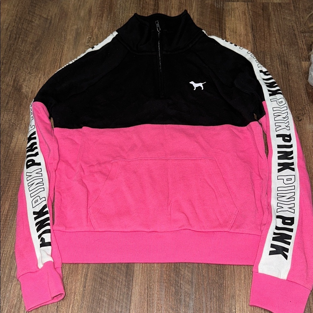 PINK Victorias Secret Women’s Black & Pink sweatshirt Logo Dog size XS
